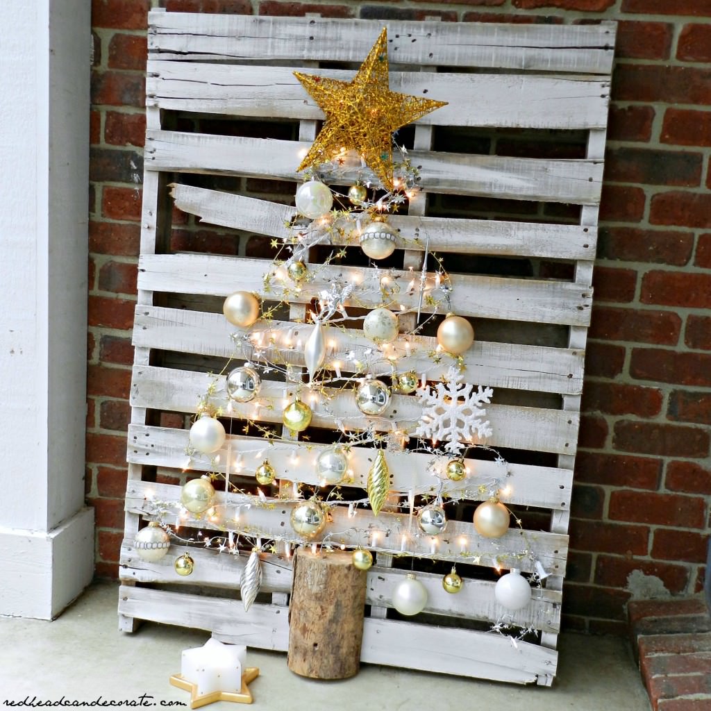 Easy-DIY-Pallet-Christmas-Tree-