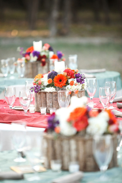Use stumps clumped together for tablescape base