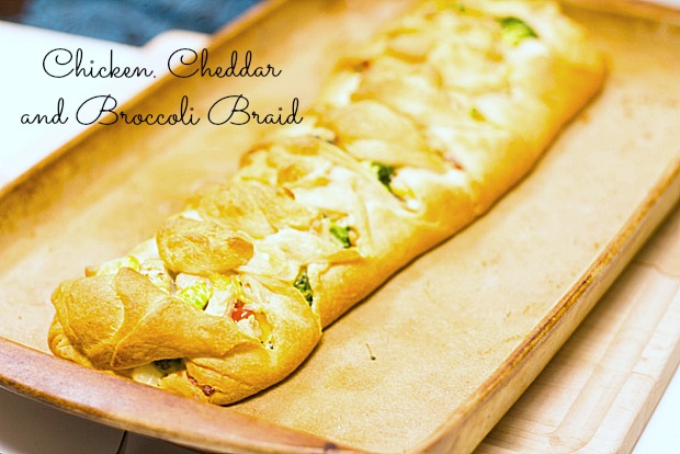 Easy Chicken, Cheddar and Broccoli Braid with video tutorial